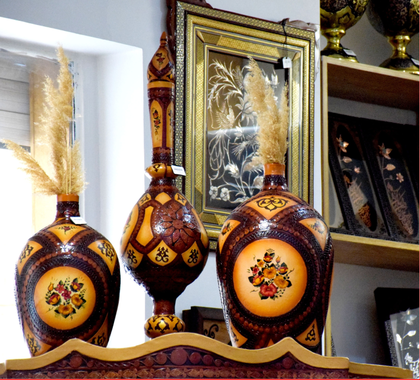گلدان چرمی نقاشی‌شده